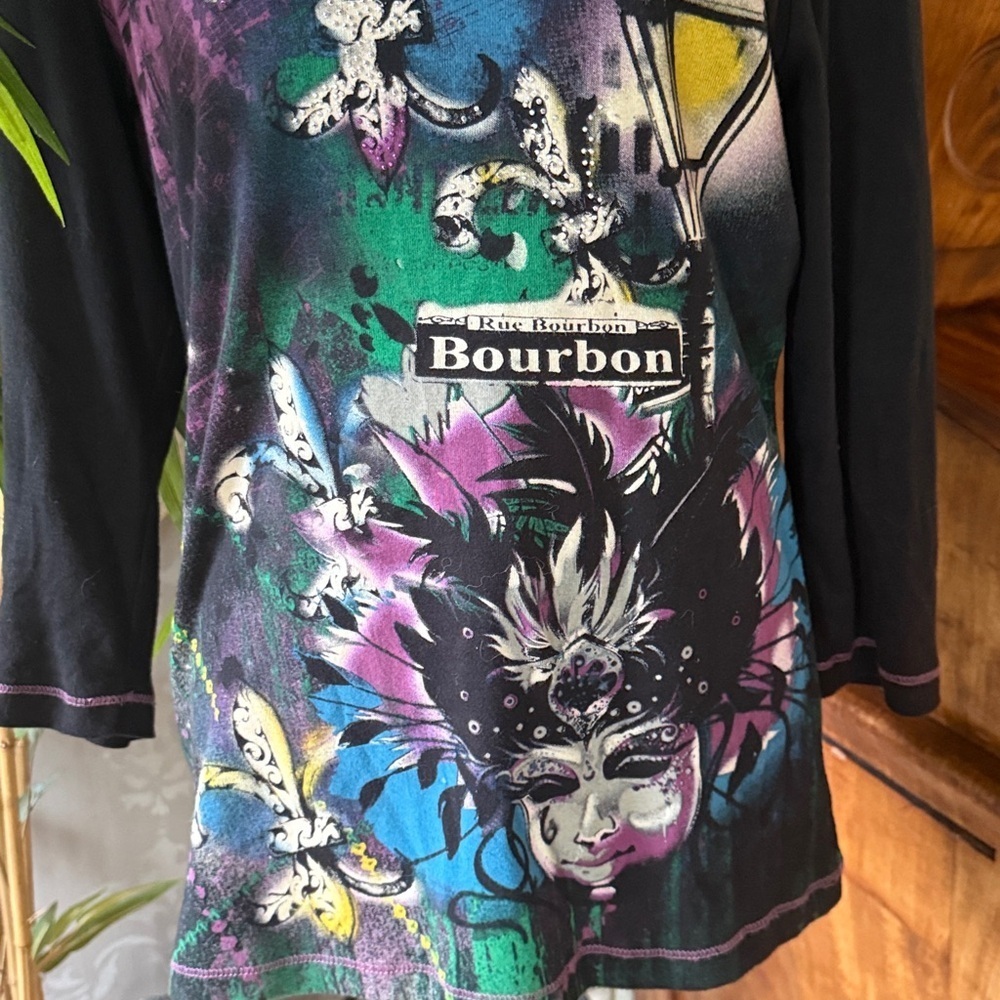 BLUE CANYON ladies New Orleans, crewneck, long sleeve tee. BOURBON. Street NOLA. - Picture 11 of 12